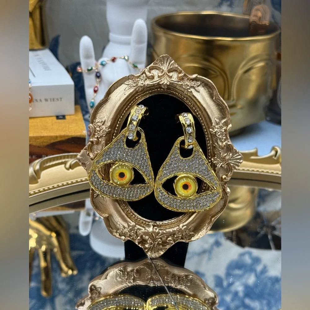 🆕 SCHIAPARELLI for V&A Museum 🧿 Electric Gold Rhinestones Eye Earrings - Picture 15 of 15